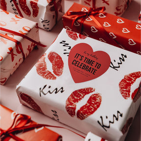MUNBYN heart sticker label is the perfect addition to your gift wrapping supplies, adding a touch of love to your Valentine's packages.
